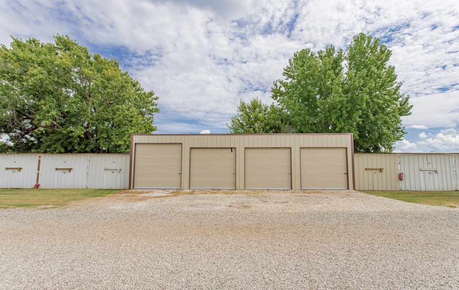 More Photos Of 507 County Road 1550, Alba Multifamily For Sale