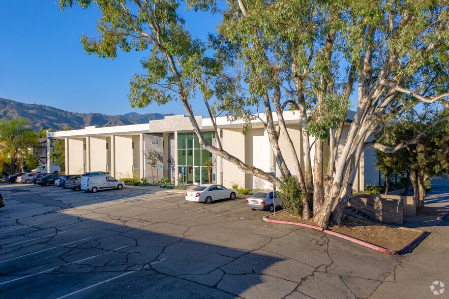 More Photos Of 150 E Meda Ave, Glendora Office For Lease