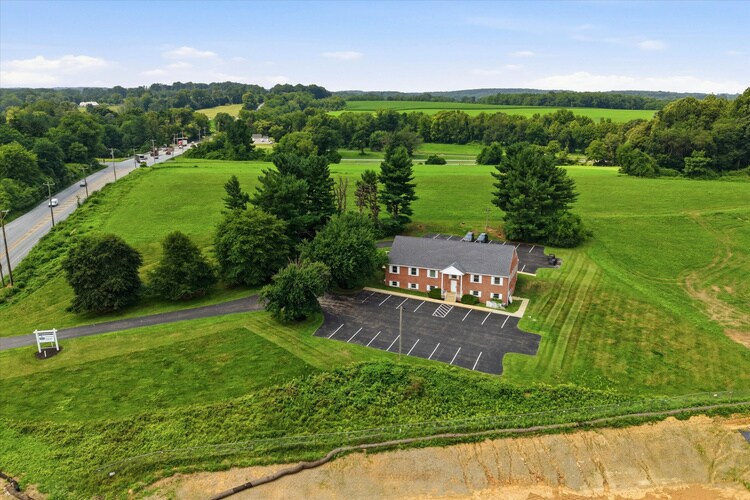 More Photos Of 1284 Gap Newport Pike, Avondale Medical For Sale