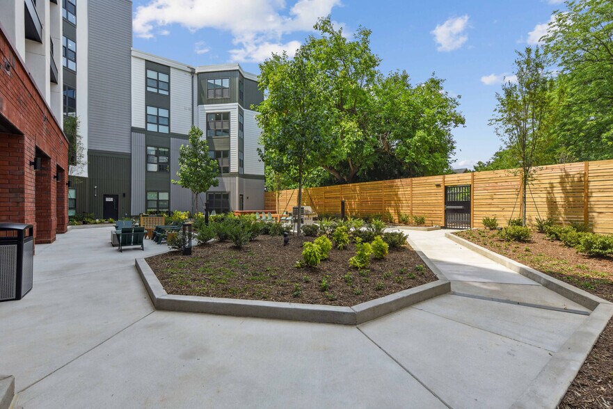 More Photos Of 715 E 36th St, Charlotte Apartments For Lease