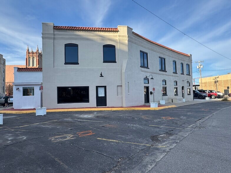 More Photos Of 1138 N Robinson Ave, Oklahoma City Office For Sale