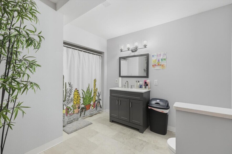 More Photos Of 1215 Meade Ave, Prosser Storefront For Sale