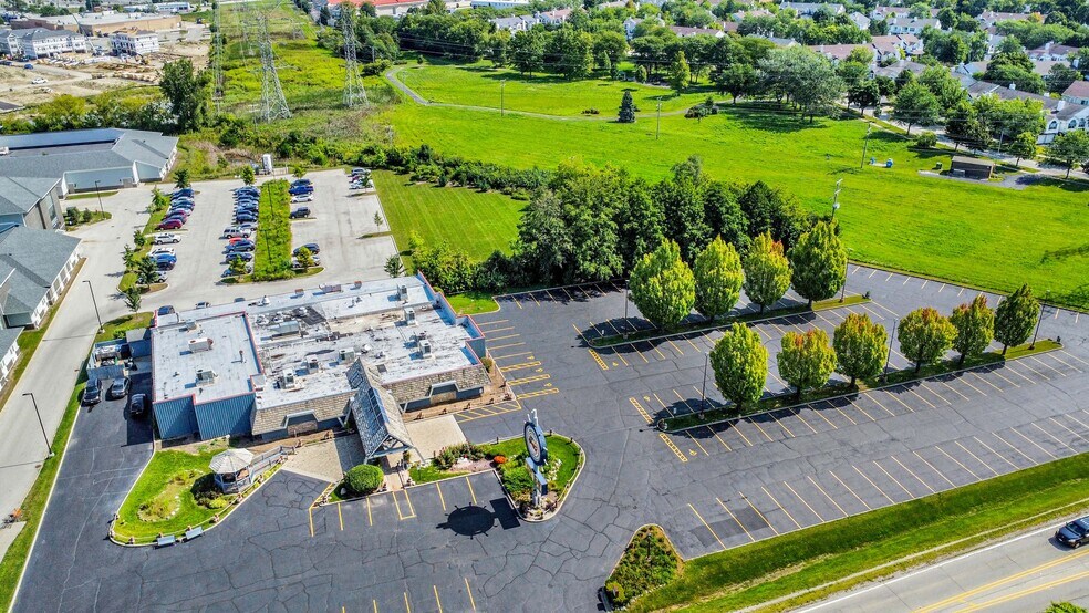 More Photos Of 890 E US Highway 45, Mundelein Freestanding For Sale