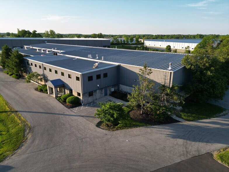 More Photos Of 7858 Industrial Pky, Plain City Warehouse For Lease
