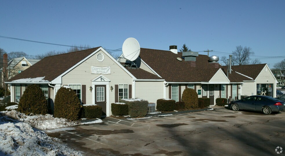 More Photos Of 200 W Center St, Manchester Office For Lease