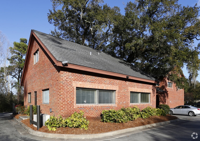 More Photos Of 6317 Oleander Dr, Wilmington Office Residential For Lease