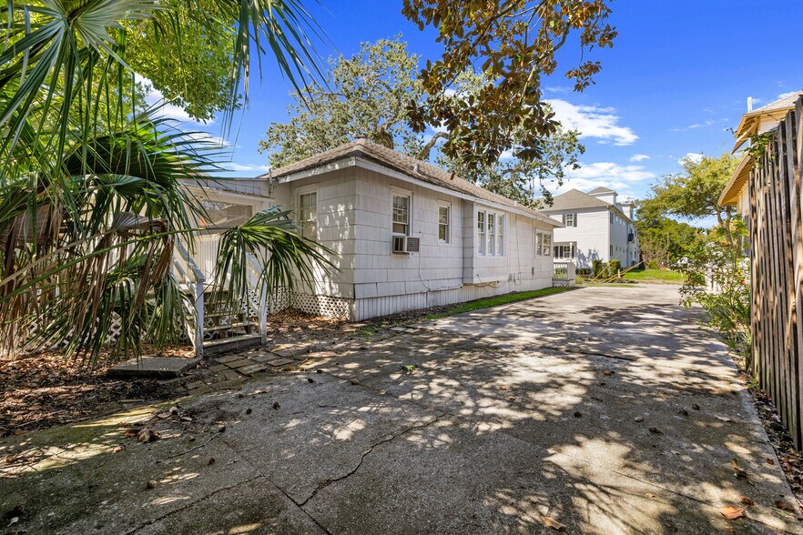 More Photos Of 77 Saragossa St, Saint Augustine Office For Sale