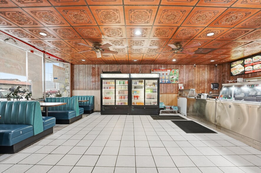 More Photos Of 486 W 20th St, San Pedro Storefront Retail Residential For Sale