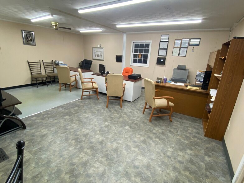 More Photos Of 2714 Russellville Rd, Bowling Green Flex For Sale