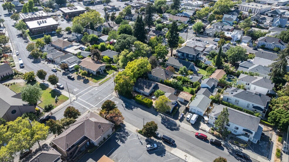More Photos Of 1030 G St, Napa Apartments For Sale