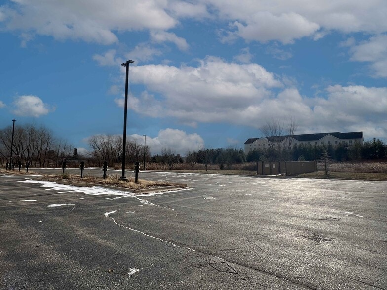 More Photos Of 422 Performance Dr, Cedar Falls Industrial For Sale