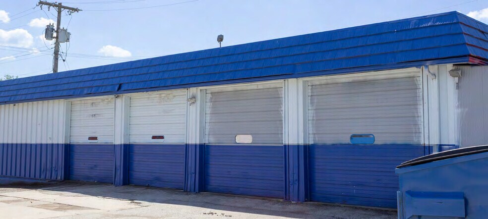 More Photos Of 6320 Nieman Rd, Shawnee Auto Repair For Sale