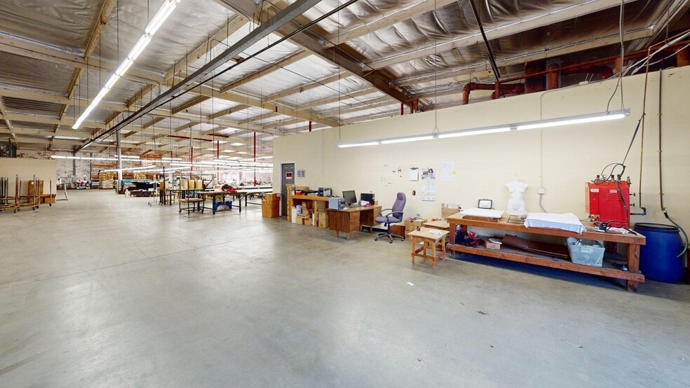 More Photos Of 206 W 140th St, Los Angeles Warehouse For Lease