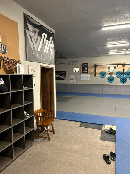 More Photos Of 1915 N Broadway, Minot Freestanding For Lease