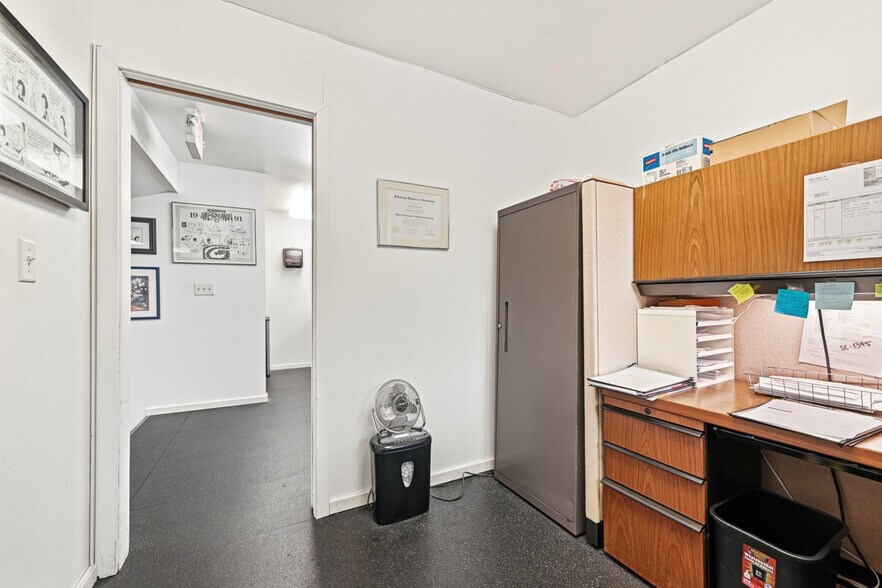 More Photos Of 508 Rodi Rd, Pittsburgh Flex For Sale