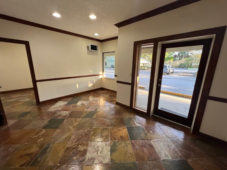 More Photos Of 32502 US Highway 19 N, Palm Harbor Medical For Lease