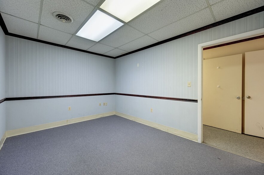 More Photos Of 9650 Santiago Rd, Columbia Medical For Sale