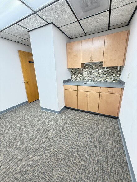 More Photos Of 401 Andover St, North Andover Office For Lease