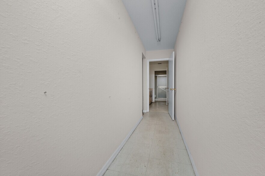 More Photos Of 11641 SW 90th Ter, Ocala Warehouse For Lease