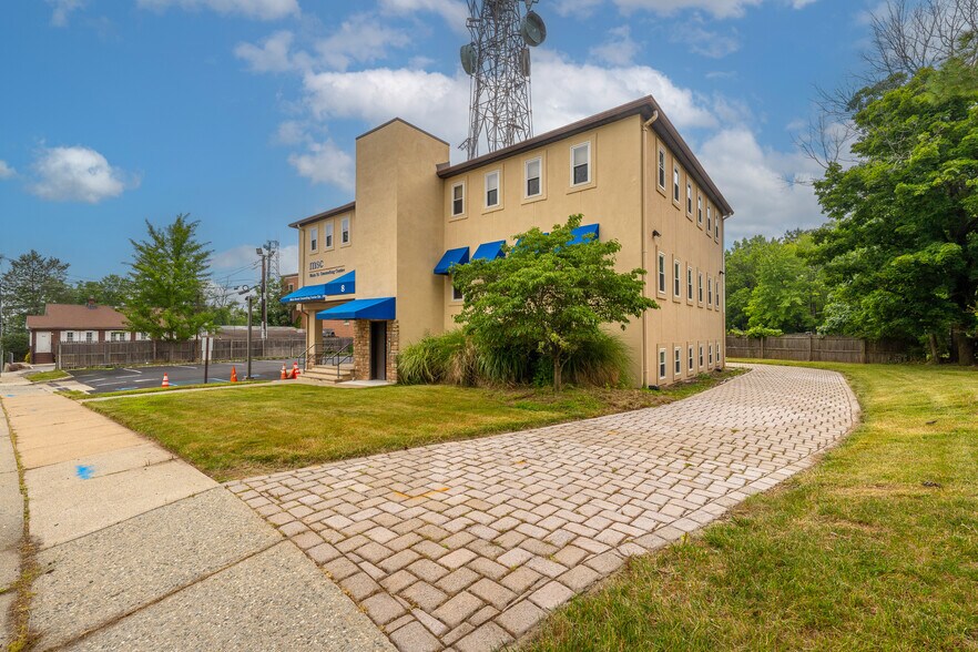More Photos Of 8 Marcella Ave, West Orange Medical For Sale