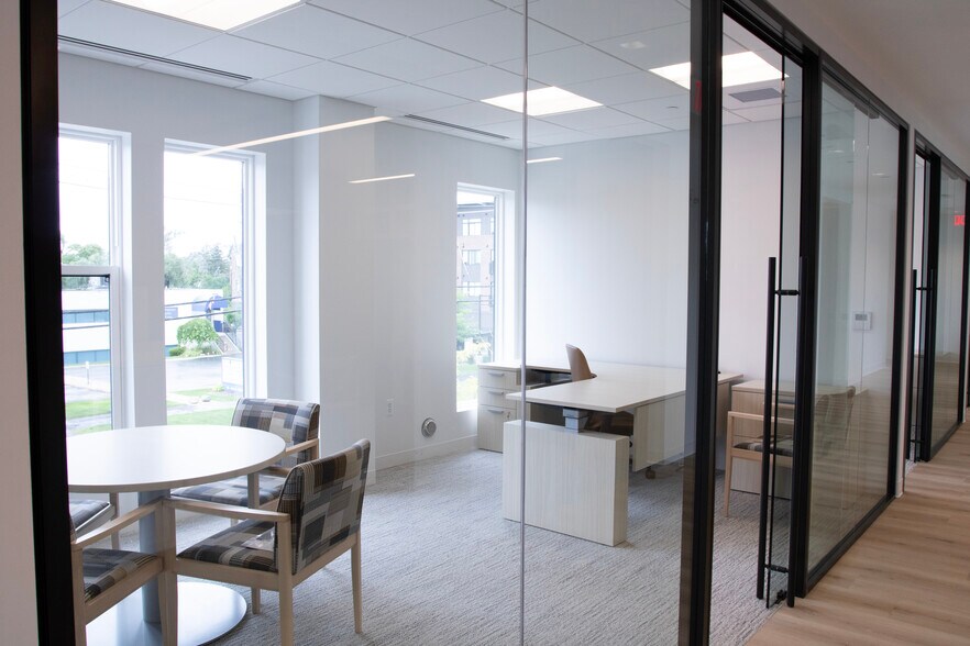 More Photos Of 27 S Squirrel Rd, Auburn Hills Coworking Space