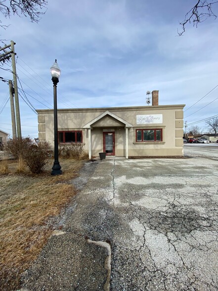 Primary Photo Of 703 Childs St, Wheaton Veterinarian Kennel For Lease