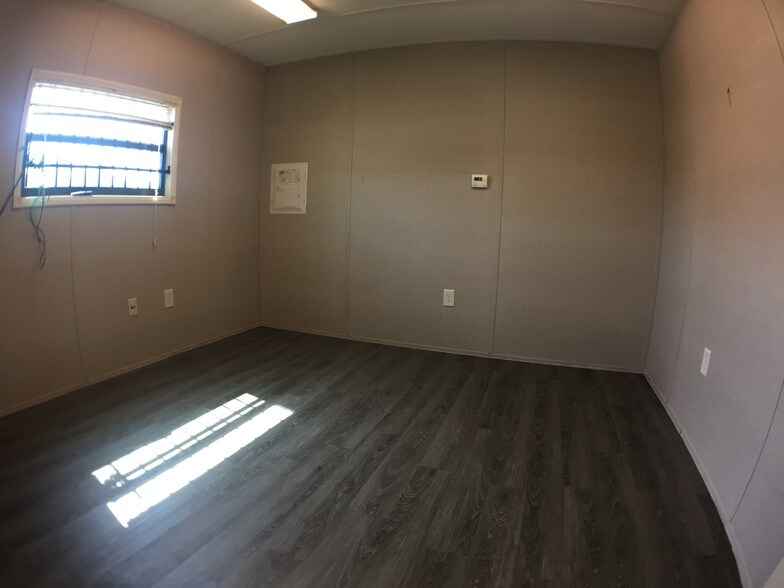 More Photos Of 4439 Pinemont Dr, Houston Land For Lease