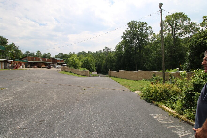 More Photos Of 11251 Highway 90, Parkers Lake Hotel For Sale