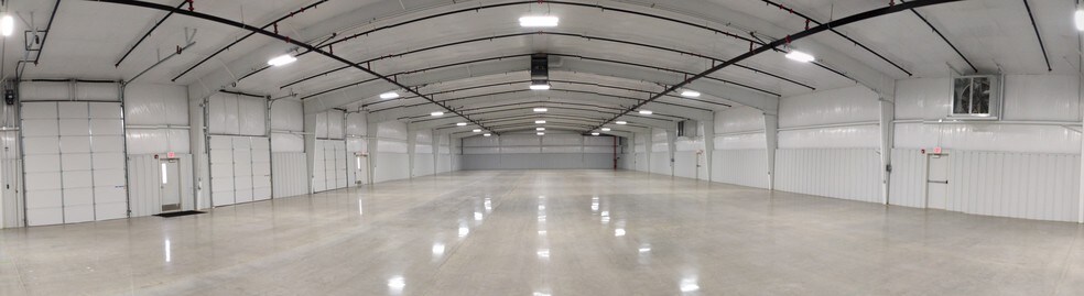 More Photos Of 17 International Ct, Greenville Warehouse For Lease
