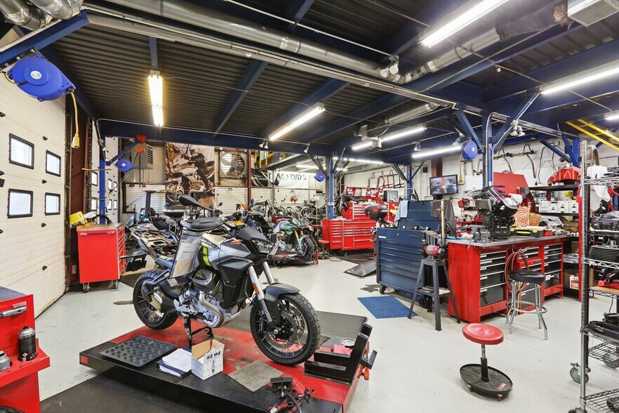 More Photos Of 44 Grassy Plain St, Bethel Storefront For Sale