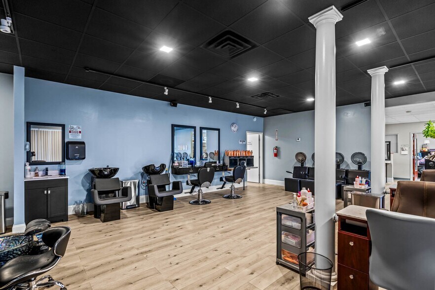 More Photos Of 1774 S Grant Ave, Springfield General Retail For Sale