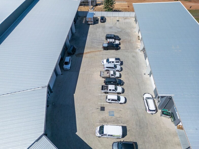 More Photos Of 32-34 Mulgi Dr, South Grafton Warehouse For Lease