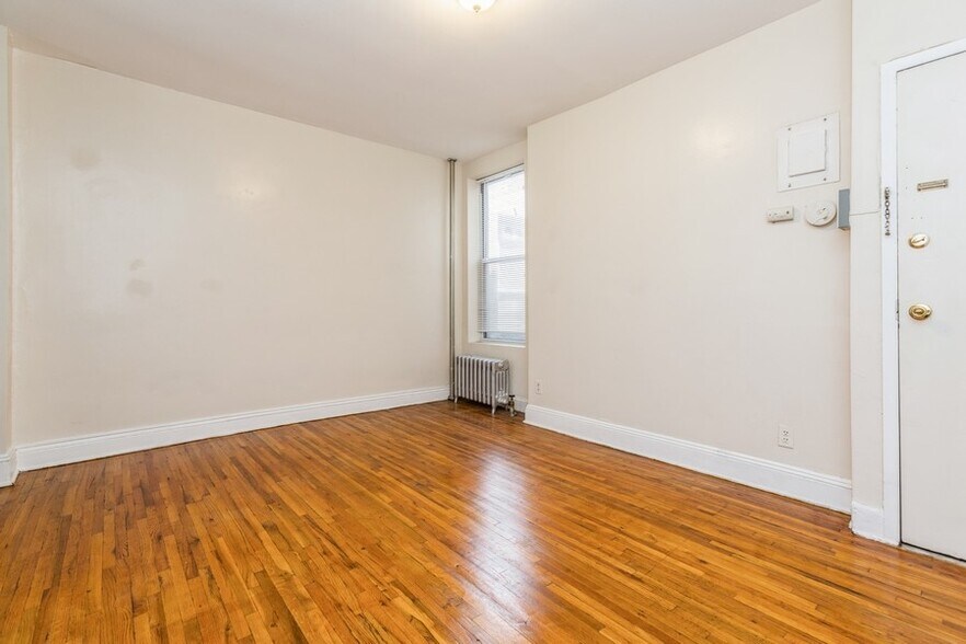More Photos Of 4132 53rd St, Woodside Apartments For Sale