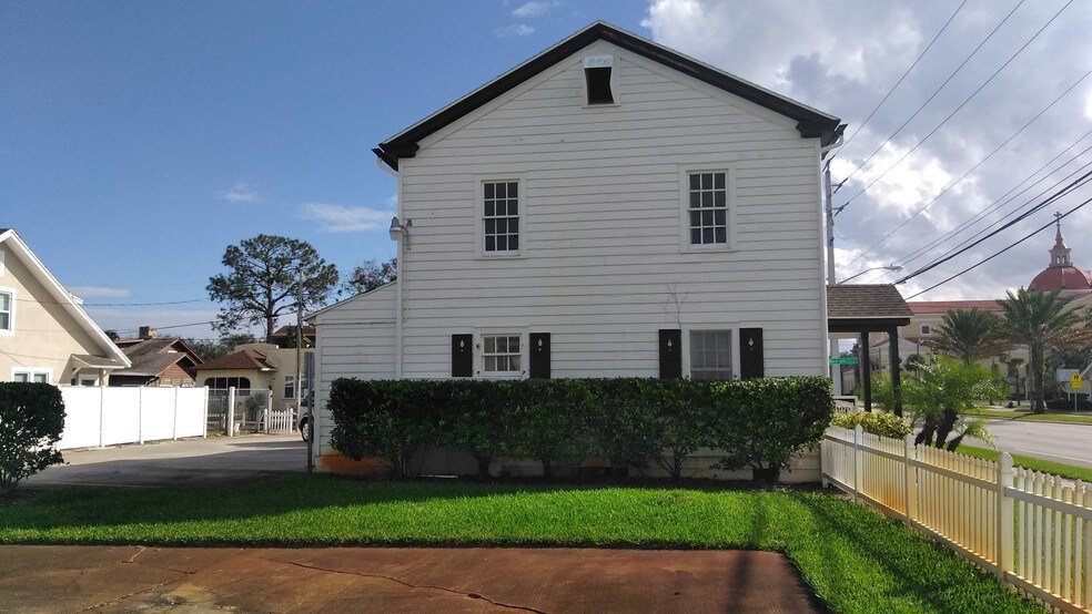 More Photos Of 429 N Ridgewood Ave, Daytona Beach Office For Sale