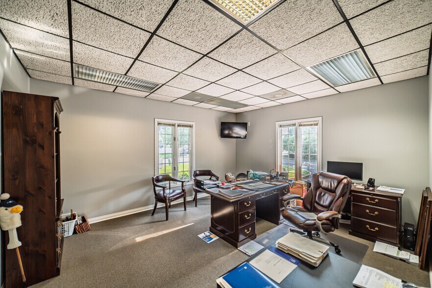 More Photos Of 3140 Parisa Dr, Paducah Office For Sale