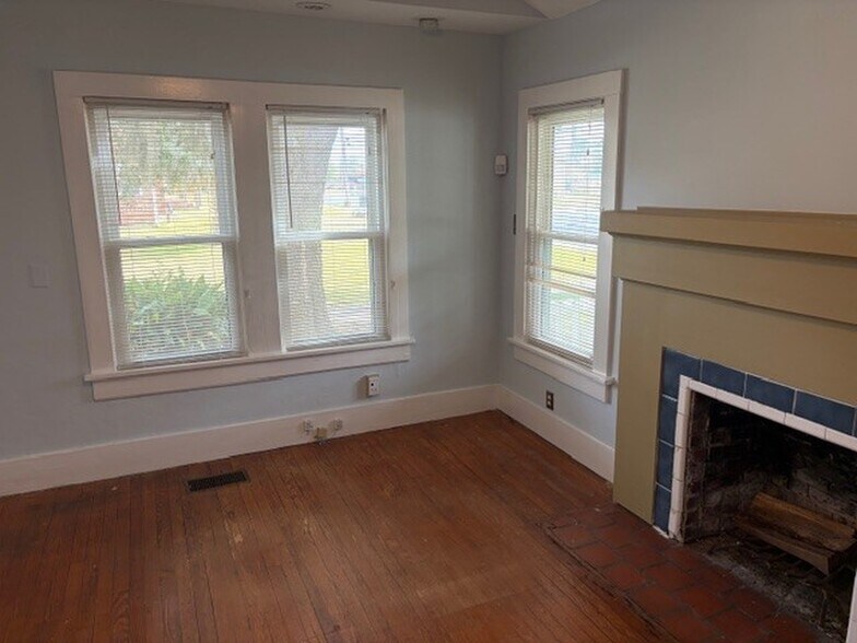 More Photos Of 1100 E Park Ave, Tallahassee Office For Sale