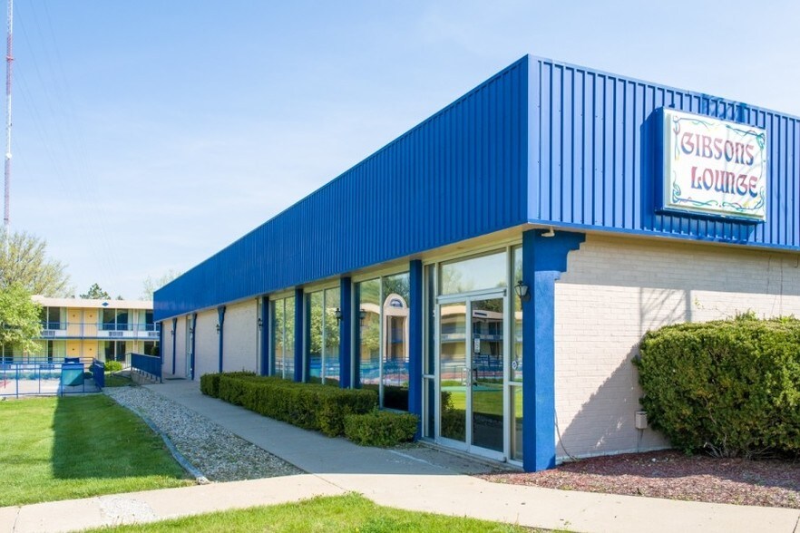 More Photos Of 1400 N Lafayette St, Macomb Hospitality For Sale