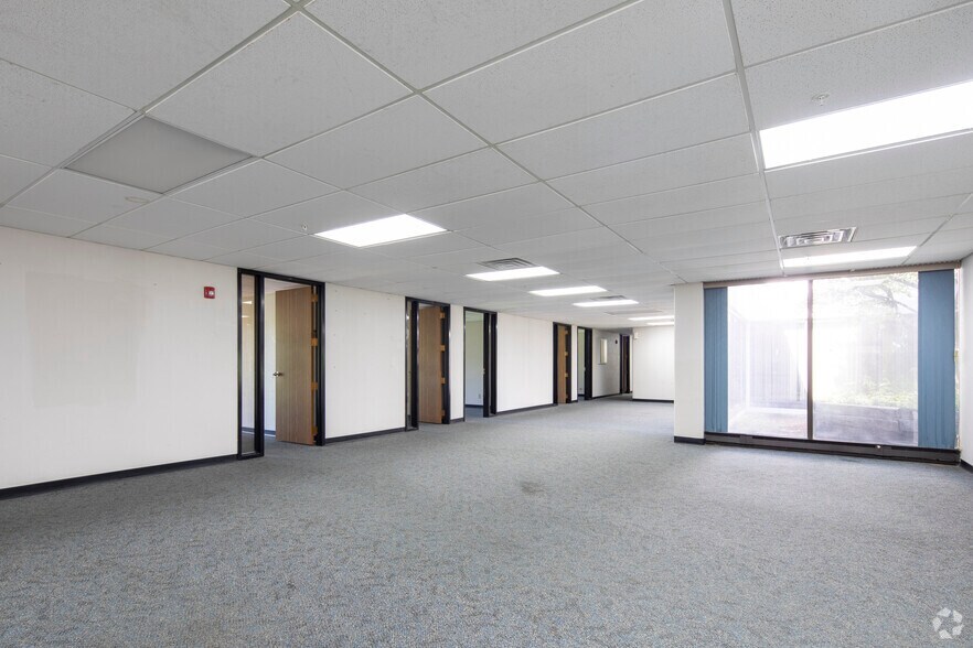 More Photos Of 4905 Moores Mill Rd, Huntsville Manufacturing For Lease