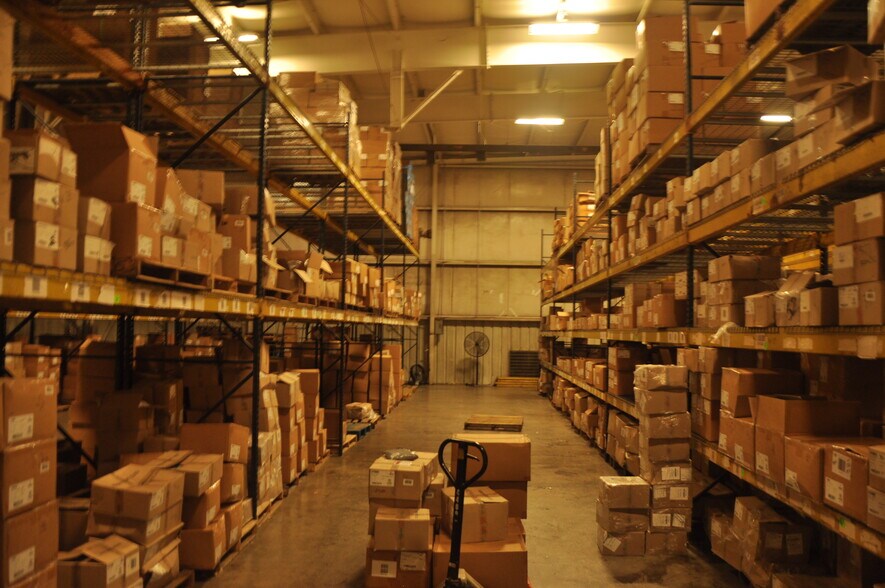 More Photos Of 917 Commerce Cir, Hanahan Warehouse For Sale