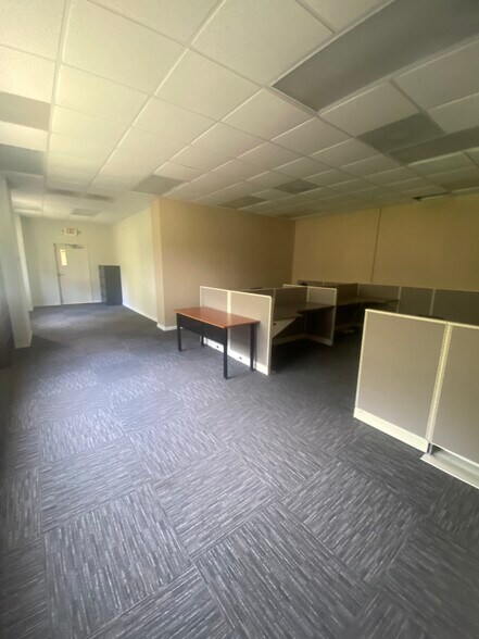 More Photos Of 15506 County Line Rd, Spring Hill Daycare Center For Lease