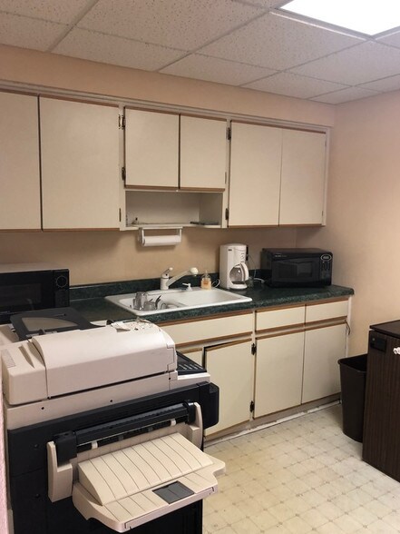 More Photos Of 258 Short Ave, Longwood Office For Sale