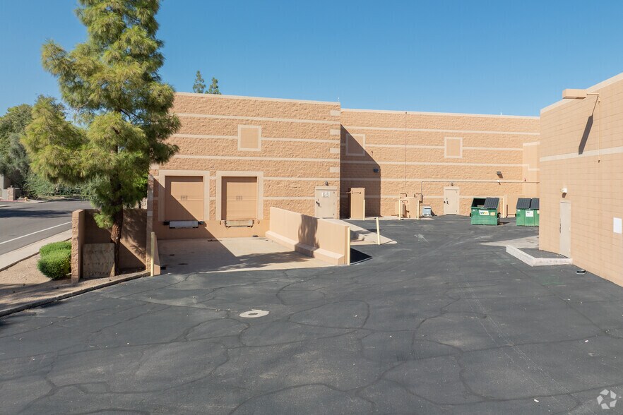 More Photos Of 9620 N Metro Pky W, Phoenix General Retail For Sale