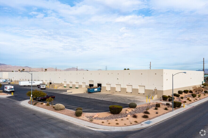 More Photos Of 4031 Market Center Dr, North Las Vegas Distribution For Lease