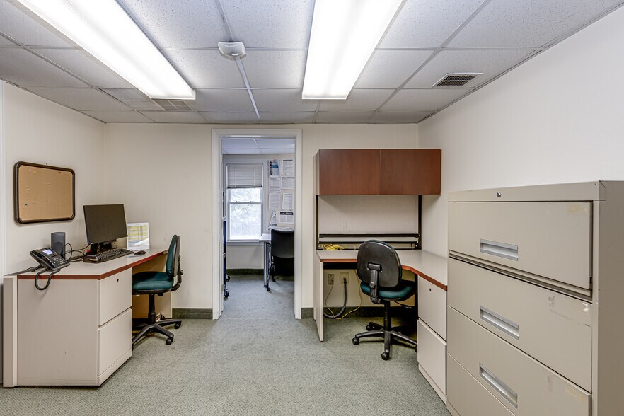 More Photos Of 221 S Main St, Flemington Office For Lease