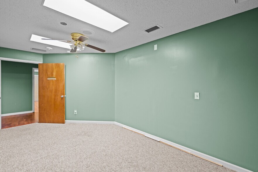 More Photos Of 1100 S Ponce De Leon Blvd, Saint Augustine Loft Creative Space For Lease