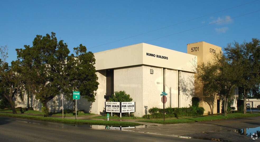 More Photos Of 5701 Hollywood Blvd, Hollywood Office Residential For Lease