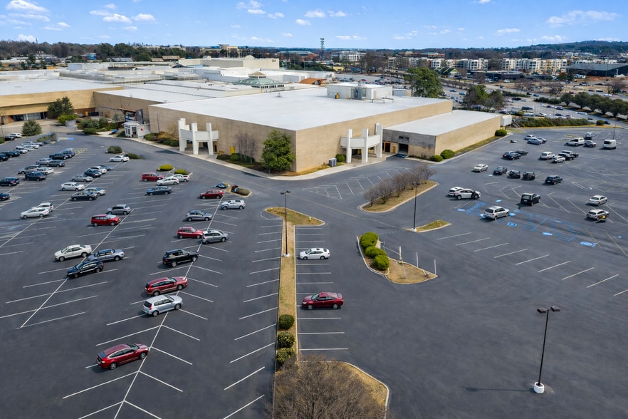 More Photos Of 700 Haywood Rd, Greenville Department Store For Sale