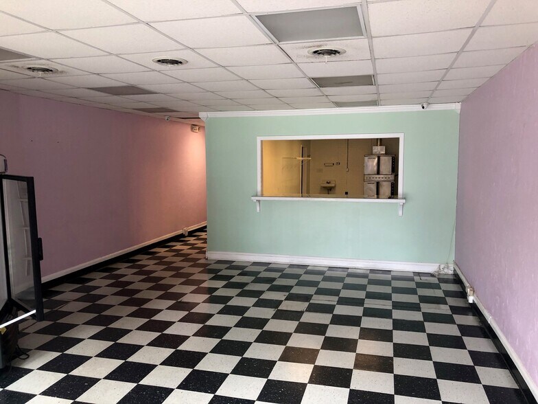 More Photos Of 325 Cotton St, Macon-Bibb Storefront Retail Office For Lease