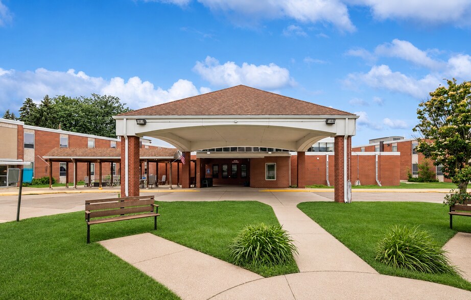More Photos Of 901 Luther Pl, Albert Lea Skilled Nursing Facility For Sale