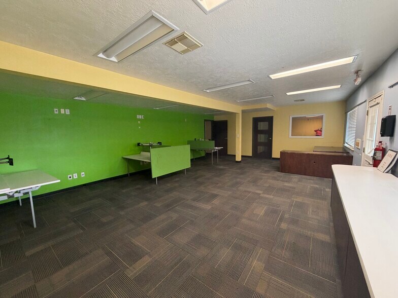 More Photos Of 22787 Antique Ln, New Caney Office For Sale